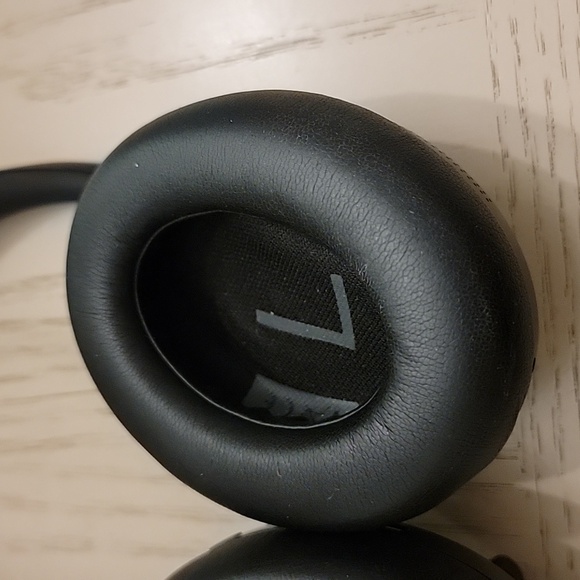 Bose Noise Canceling Headphones 700 Black - Picture 8 of 9